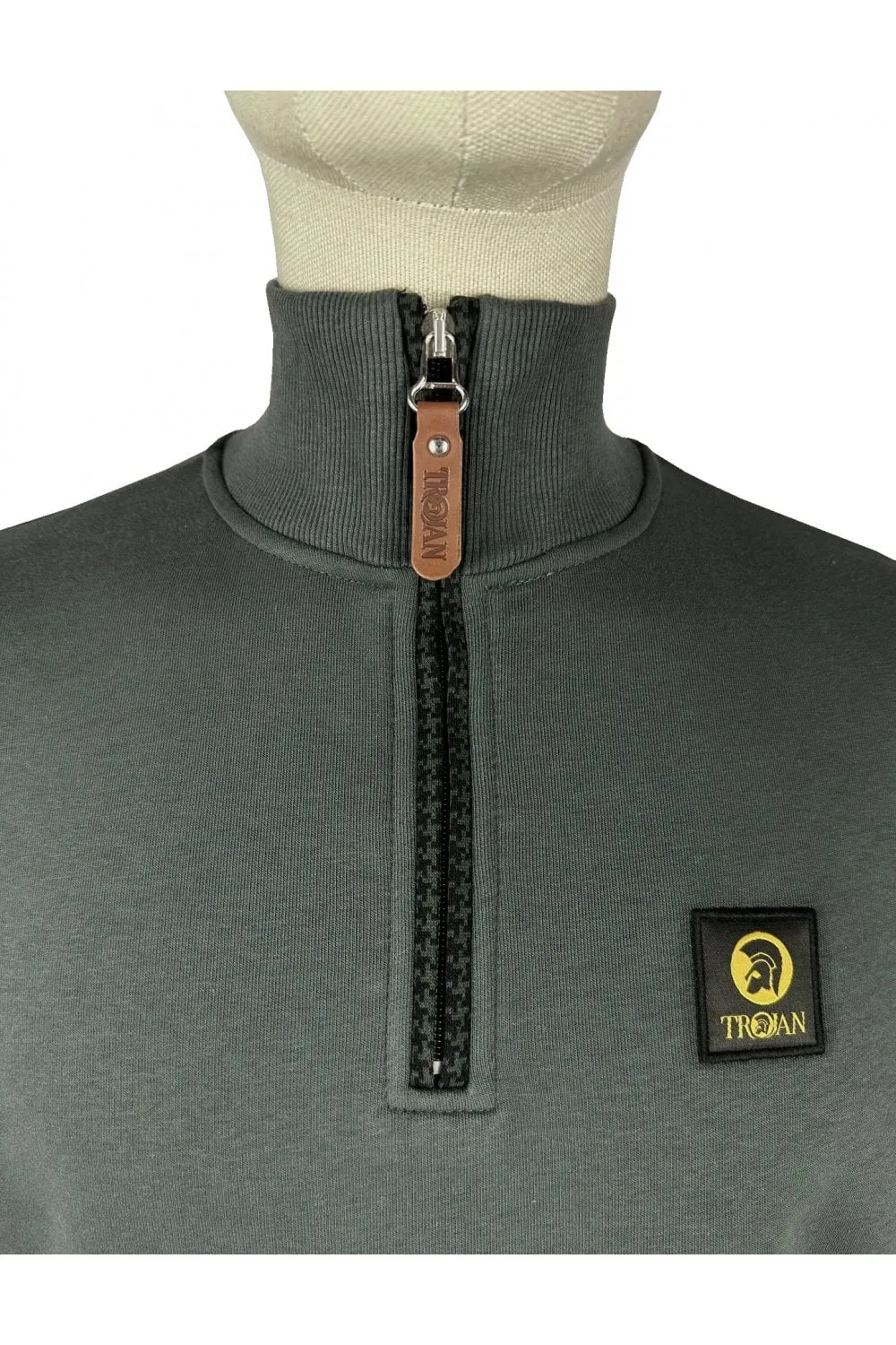 Trojan Houndstooth Trim 1/4 Zip Sweat In Charcoal