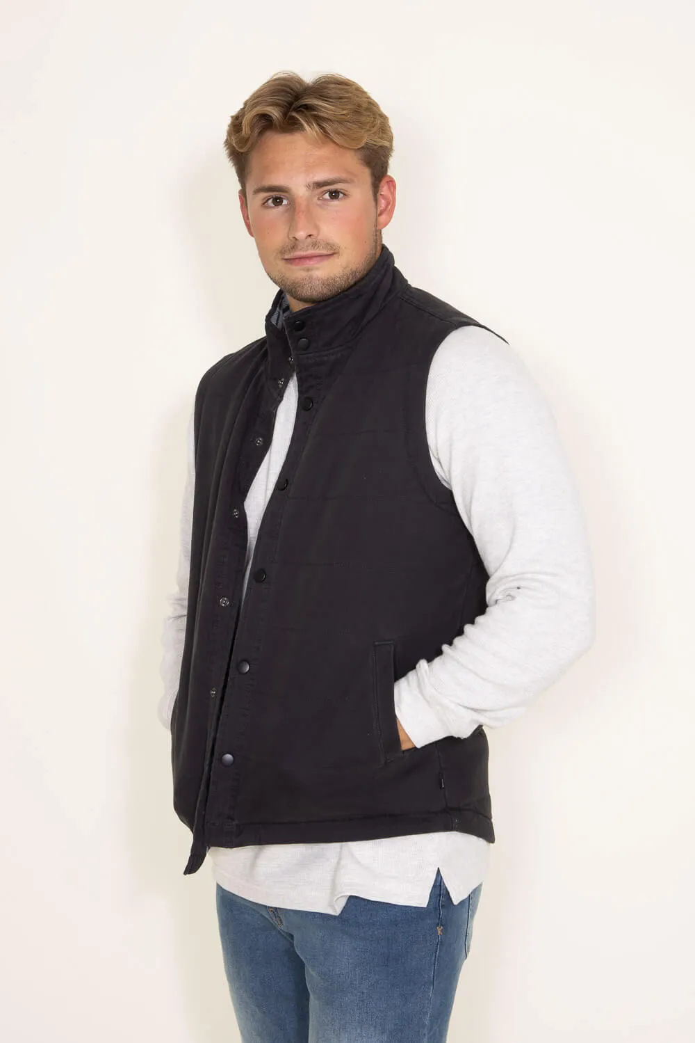 Union Canyon Vest for Men in Black | H37033D-001H BLACK