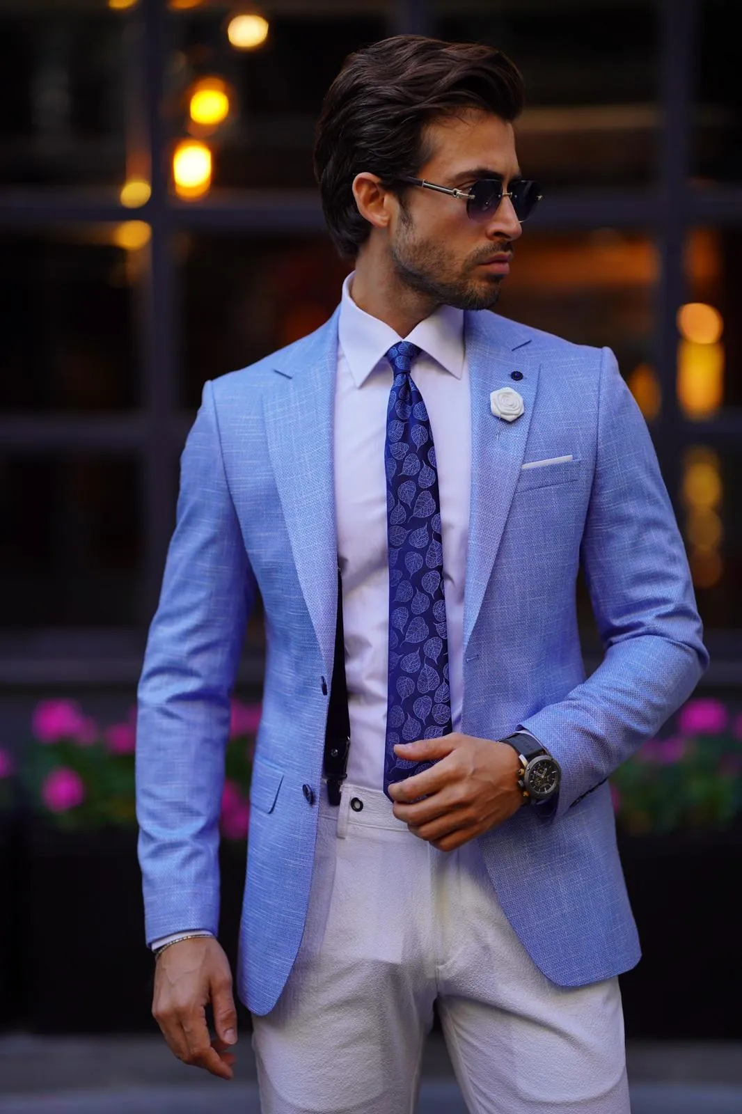 Vespo Maine Blue Blazer: A Sophisticated Choice for Every Occasion