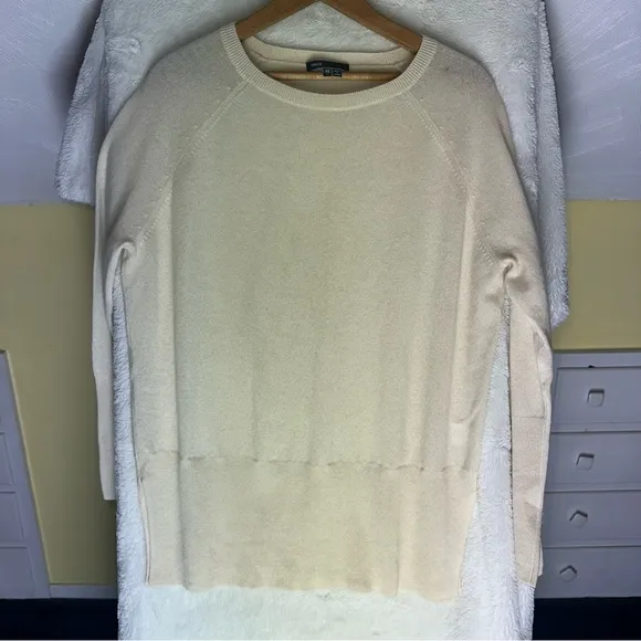 Vince. Cream 100% CASHMERE Sweater OVERSIZED XS Long-Sleeved Crew Neck Side Slit