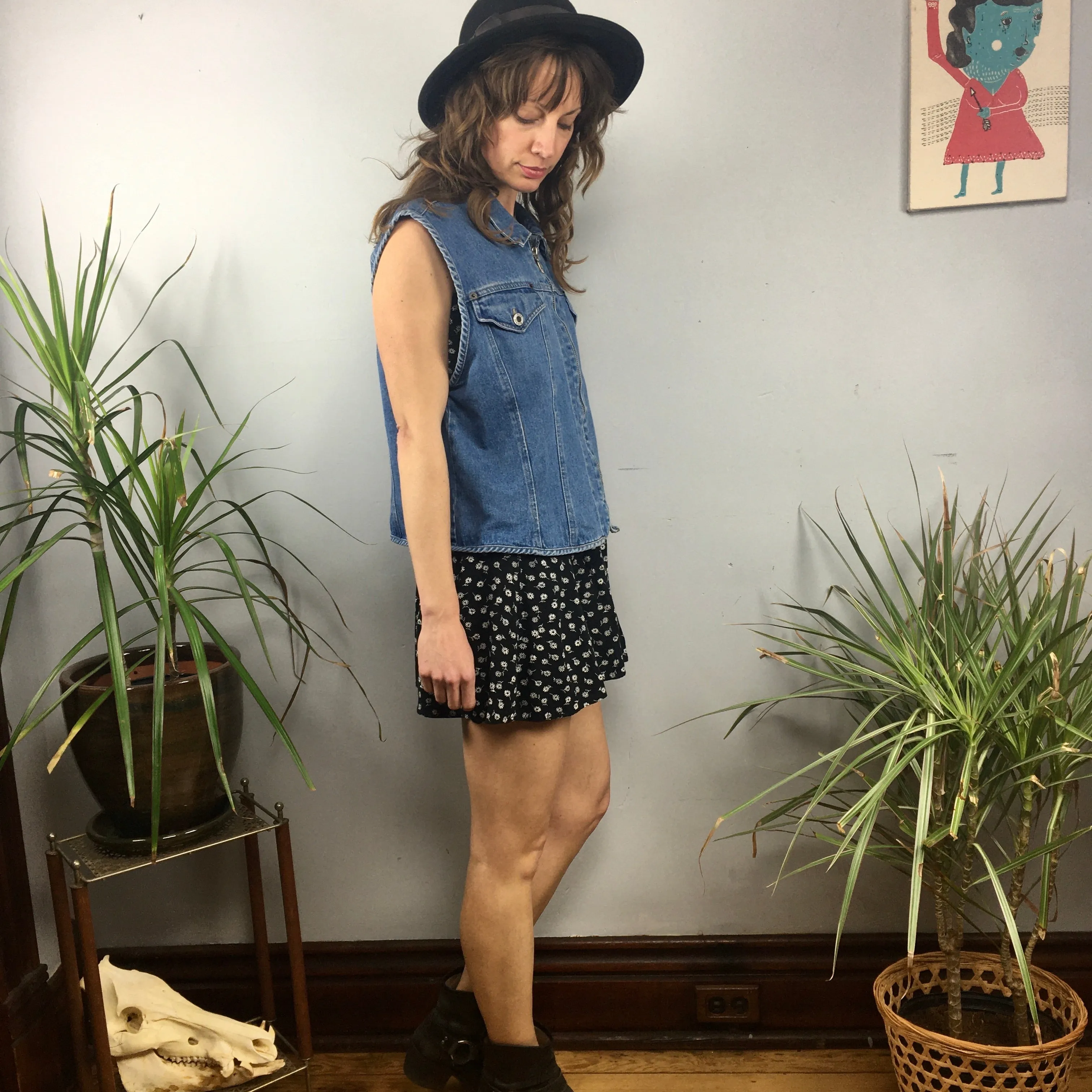 Vintage 90s ZIP UP denim vest sleeveless jacket // Size Large