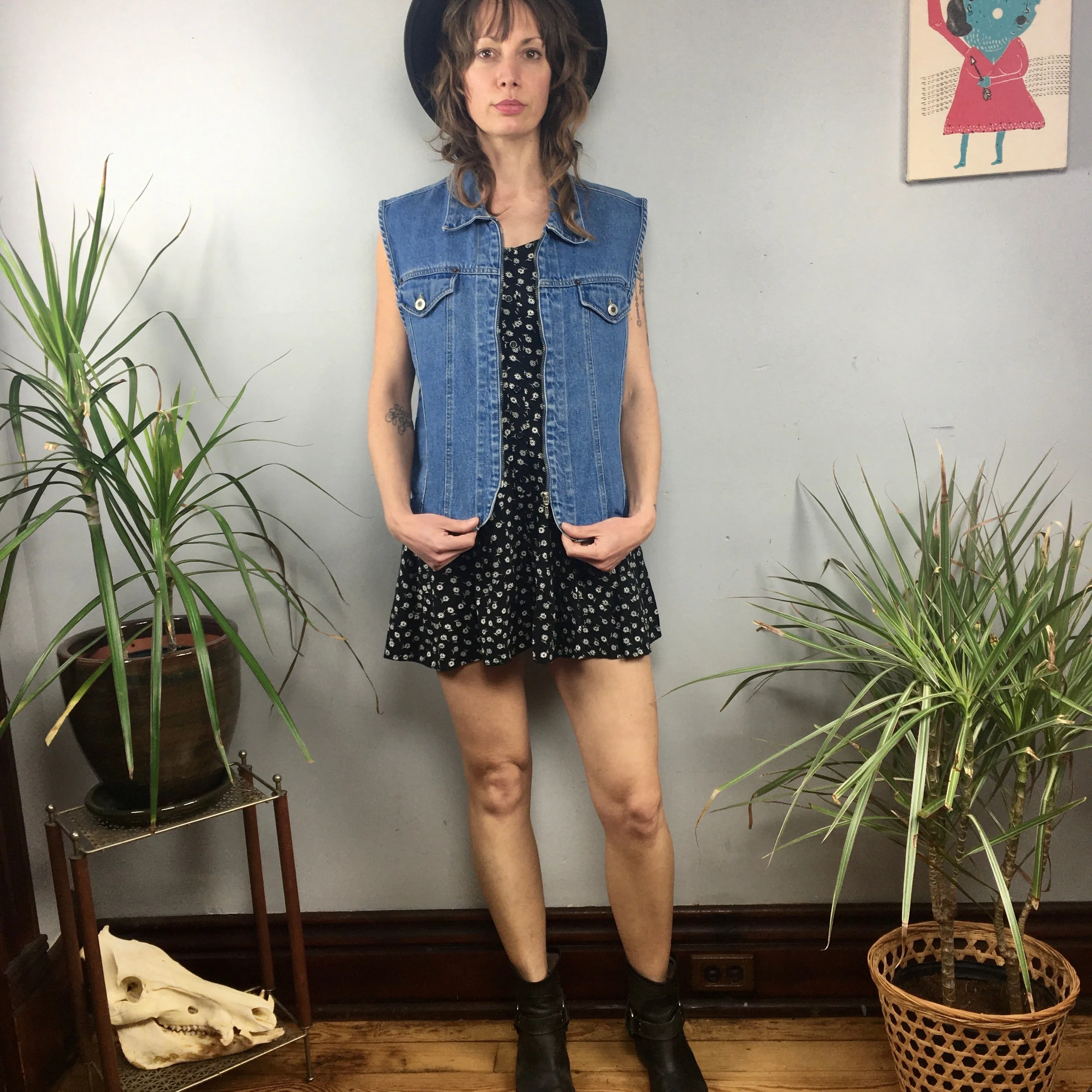Vintage 90s ZIP UP denim vest sleeveless jacket // Size Large