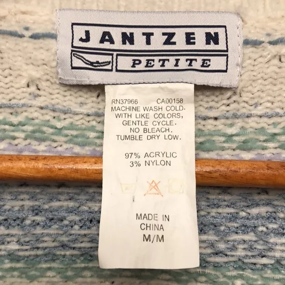 Vintage Jantzen Petite women’s Fair Isle sweater cardigan size M v neck pockets