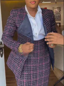Women's tweed blazer hip-covering skirt suit