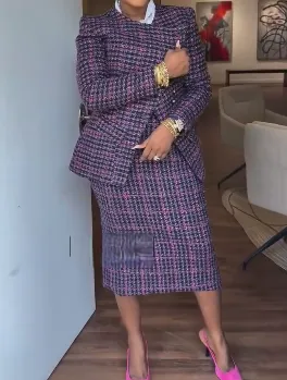 Women's tweed blazer hip-covering skirt suit